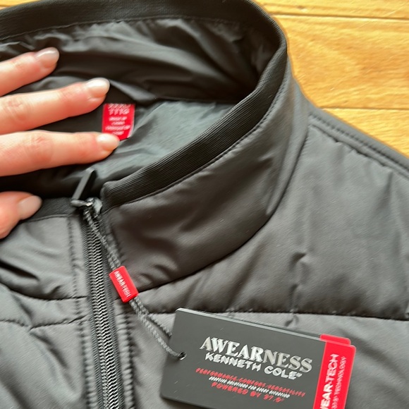 Men's Kenneth Cole AWearness Black Puffer Vest - Picture 2 of 6